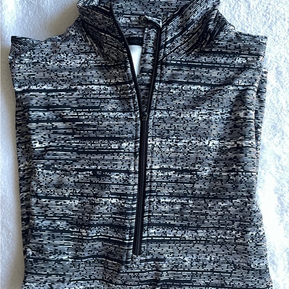 Nike Pro half zip for cold weather - dri-fit - ladies fitted cut size Small - Picture 1 of 4